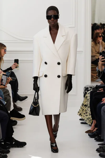 Look 13